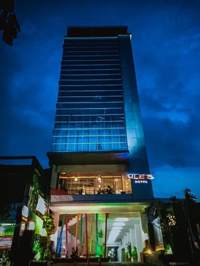 Jle'S Hotel Manado Exterior photo